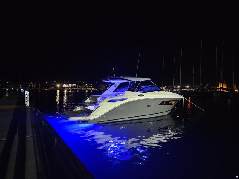 Sea Ray 320 DAE Sundancer