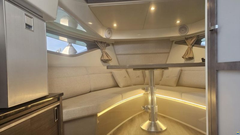 Sea Ray 320 DAE Sundancer