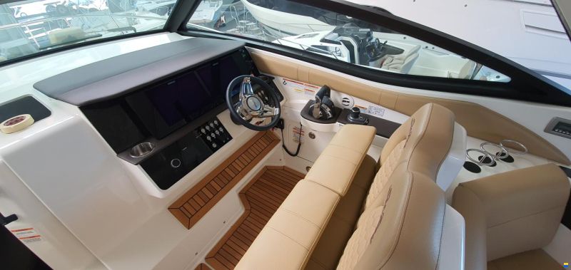 Sea Ray 320 DAE Sundancer