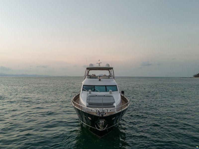 Sunseeker 90 Yacht