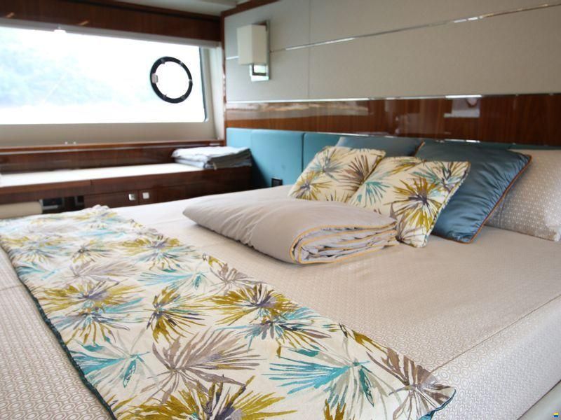 Sunseeker Predator 74