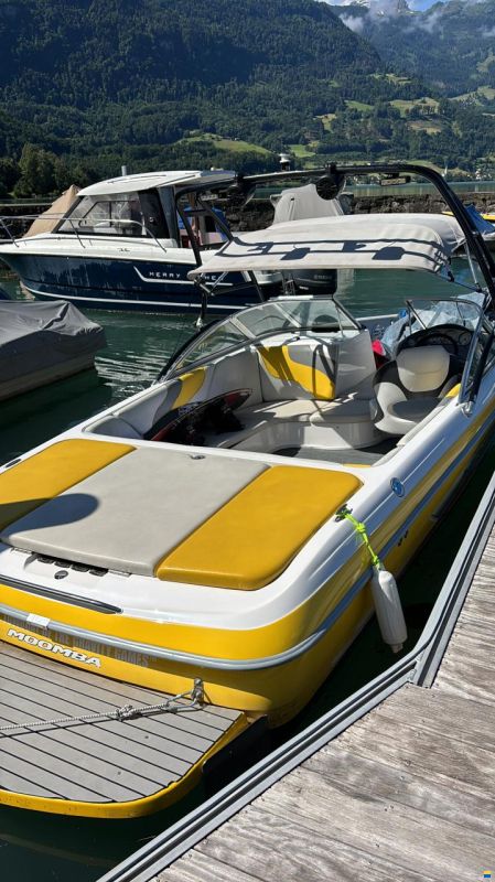 Moomba Mobius V