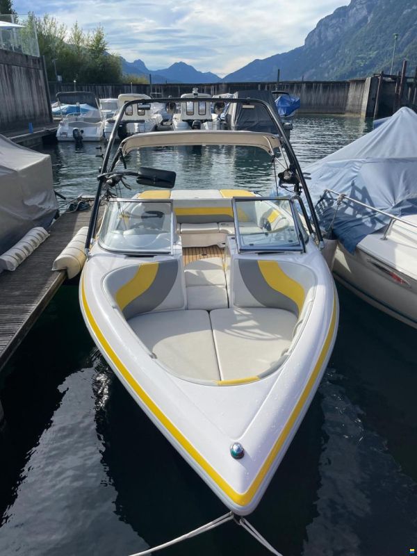 Moomba Mobius V