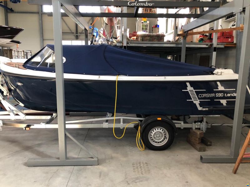 Corsiva 590 Tender