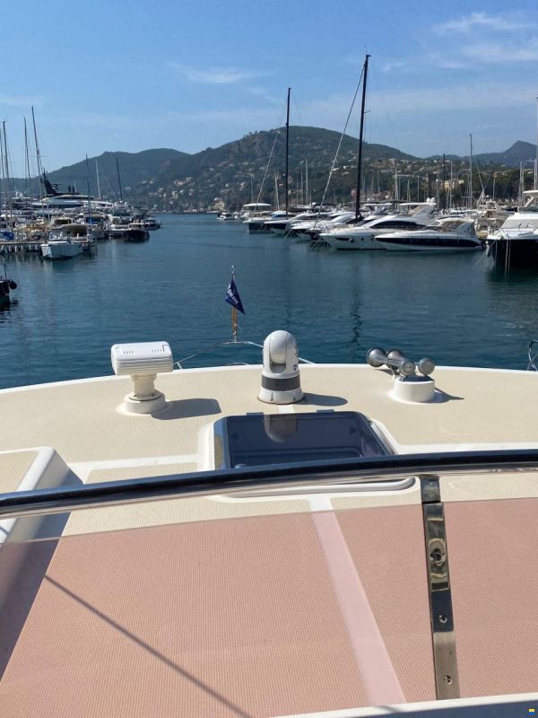 Selene 47'