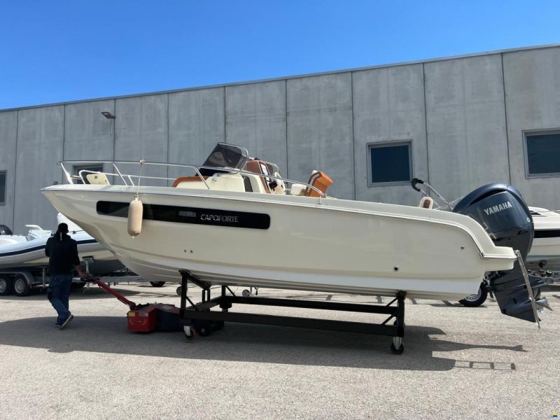 Invictus Capoforte CX 240