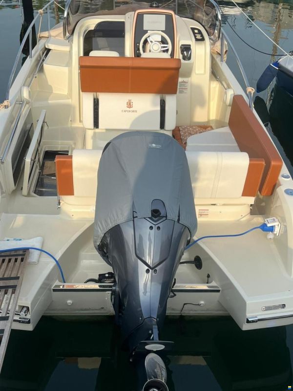 Invictus Capoforte CX 240