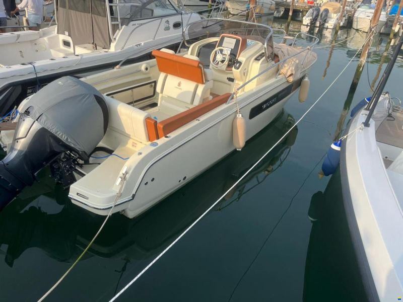 Invictus Capoforte CX 240