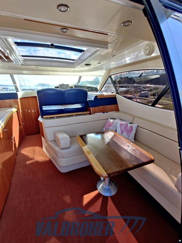 Sealine C 39
