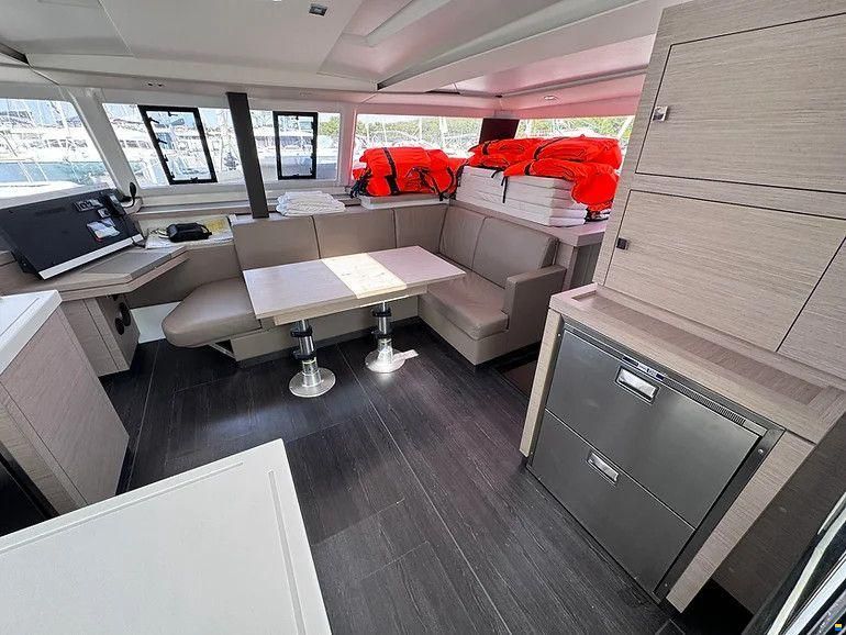 Fountaine Pajot Astréa 42