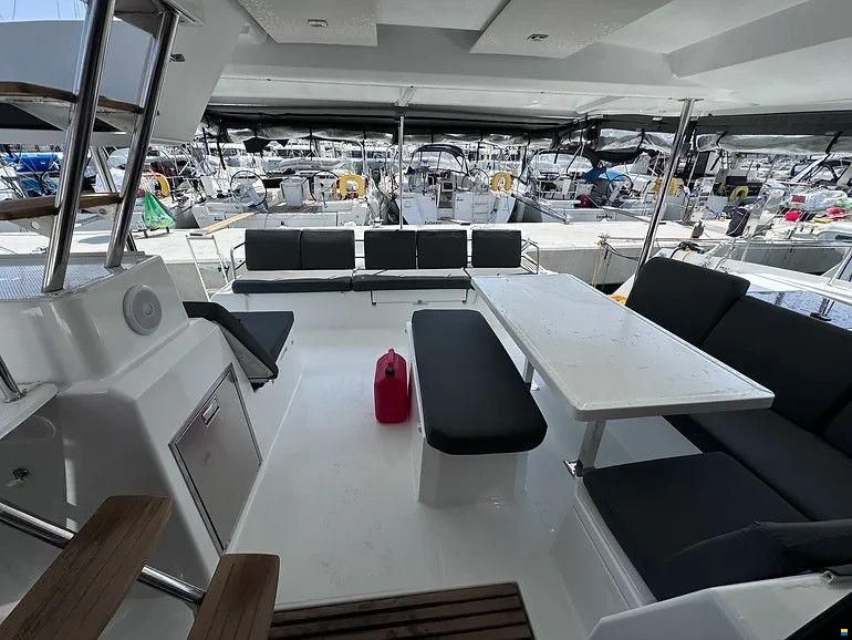 Fountaine Pajot Astréa 42