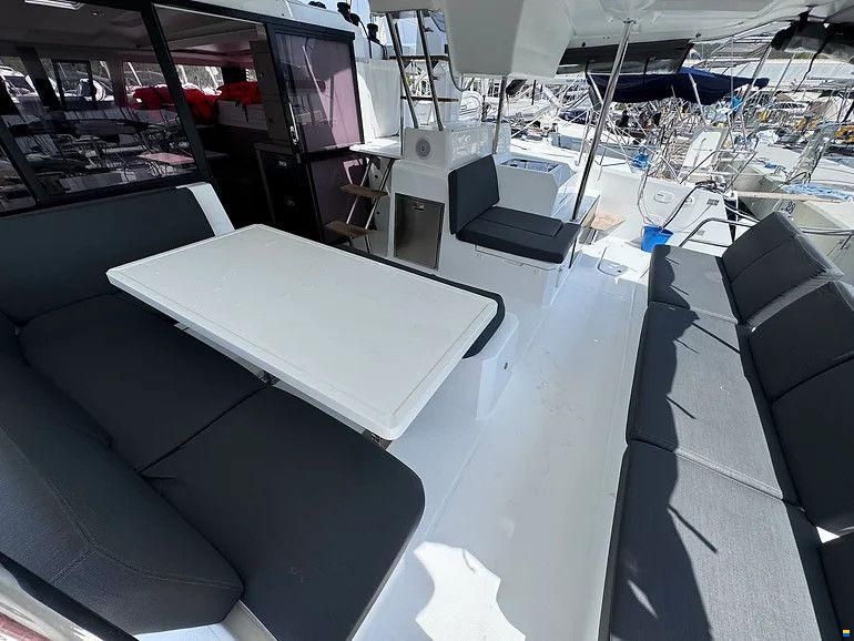 Fountaine Pajot Astréa 42