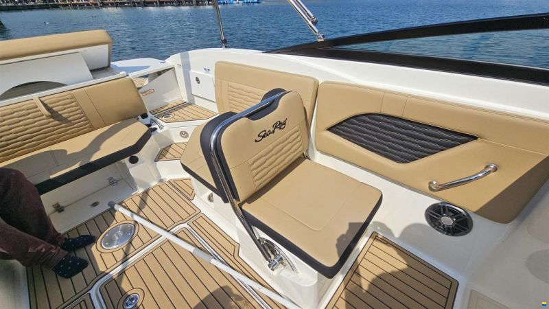 Sea Ray 230 SPX