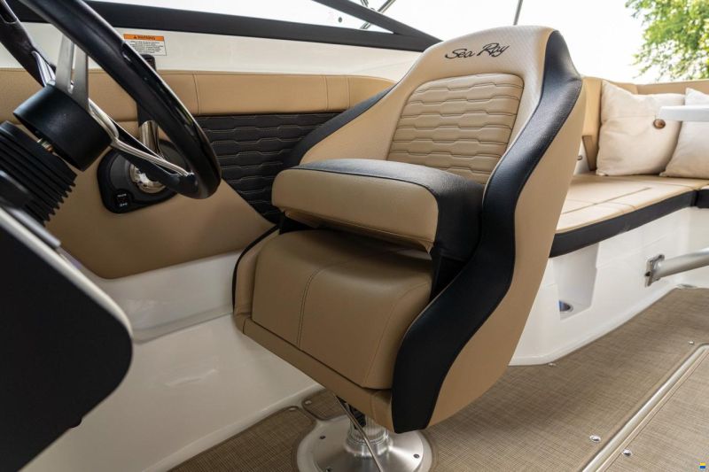 Sea Ray 230 SPX