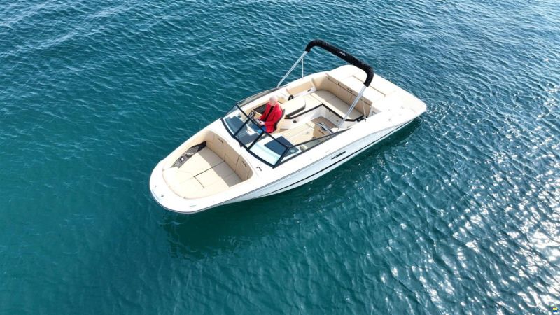 Sea Ray 230 SPX