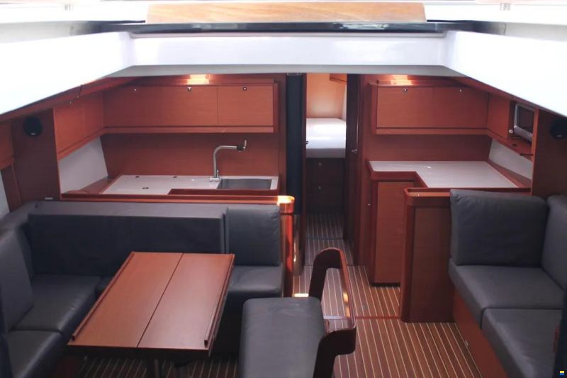 Dufour 520