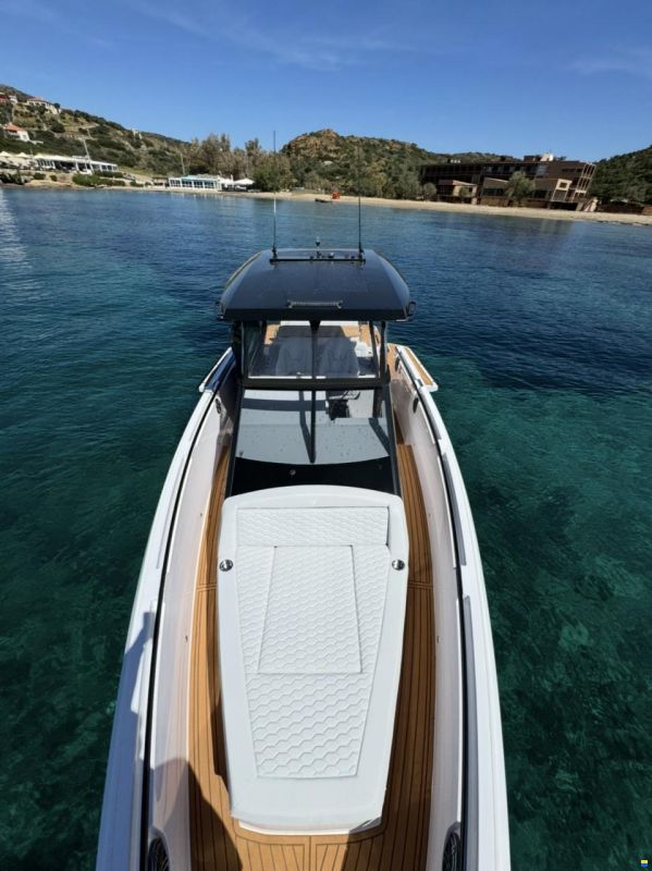 Virtue V10 Top
