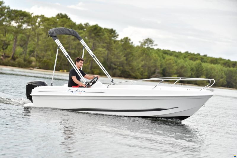 B2 Marine Cap Ferret 452 Fish / Mercury 8 EFI 2025