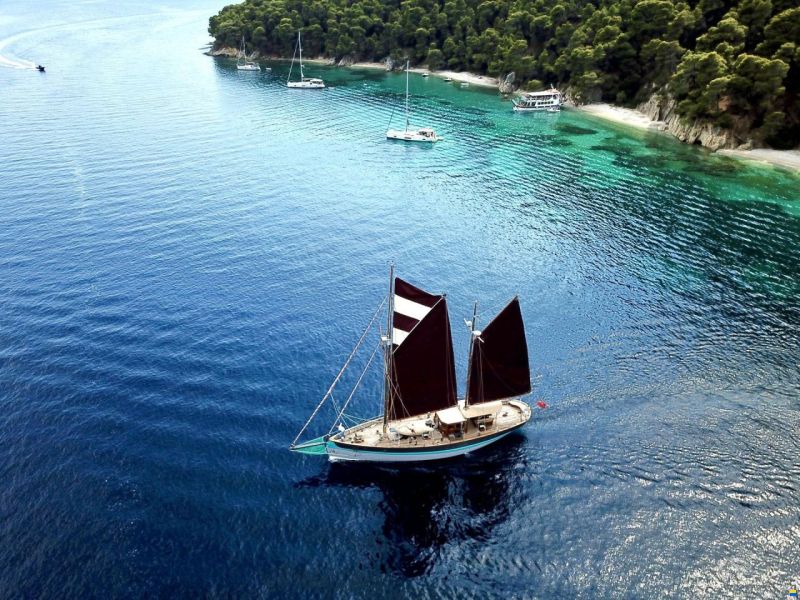 Classic 65ft Ketch Pilot House GRP (Fibe