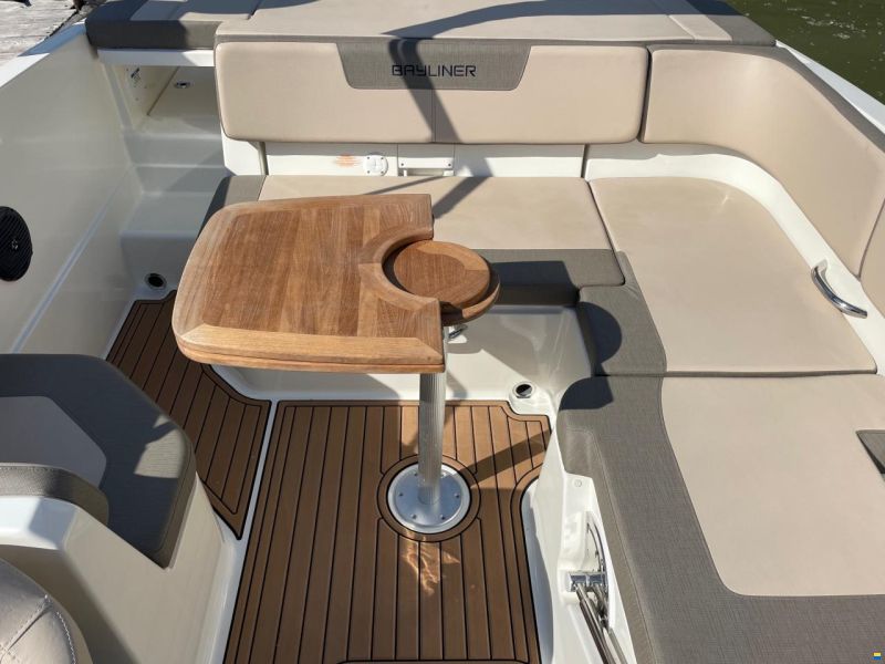 Bayliner VR6 Bowrider