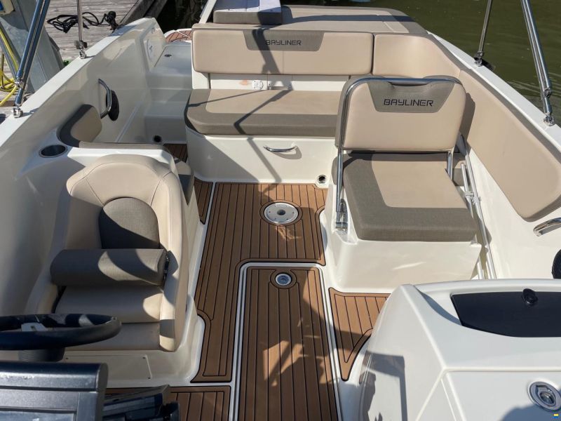 Bayliner VR6 Bowrider