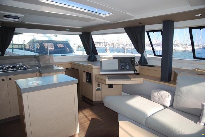 Fountaine Pajot Saona 47