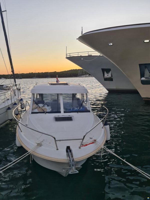 Beneteau Antares 750