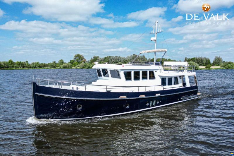 Steeler Yachts Explorer 50 Pilothouse