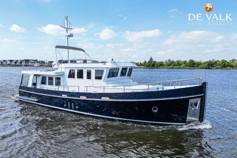 Steeler Yachts Explorer 50 Pilothouse