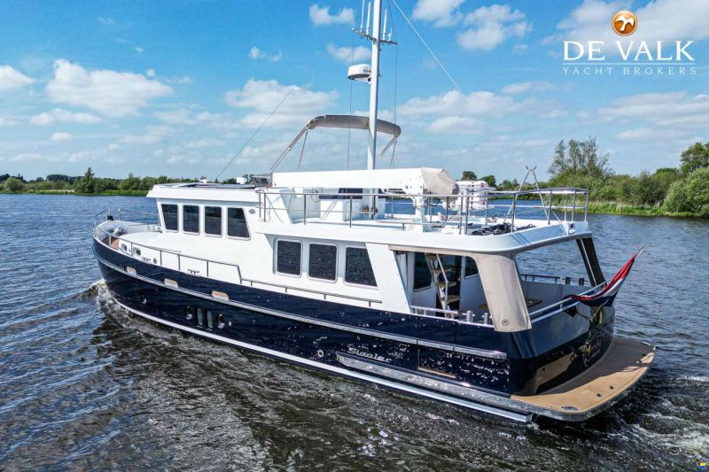 Steeler Yachts Explorer 50 Pilothouse