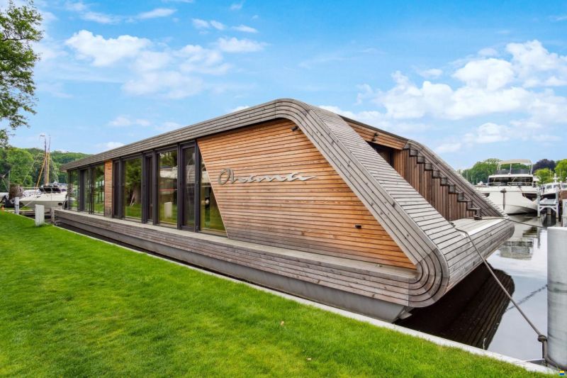 Die Wohnschiff Manufaktur Waterloft "Oha