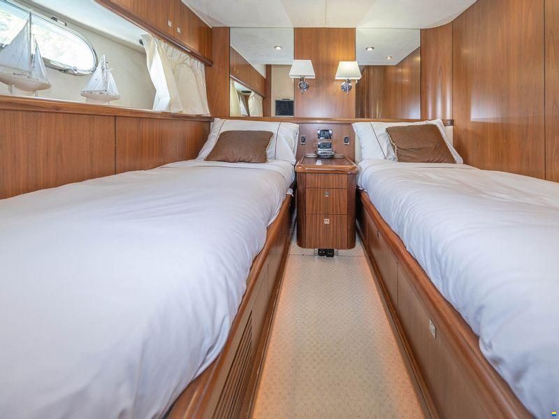 Sunseeker 82 Yacht