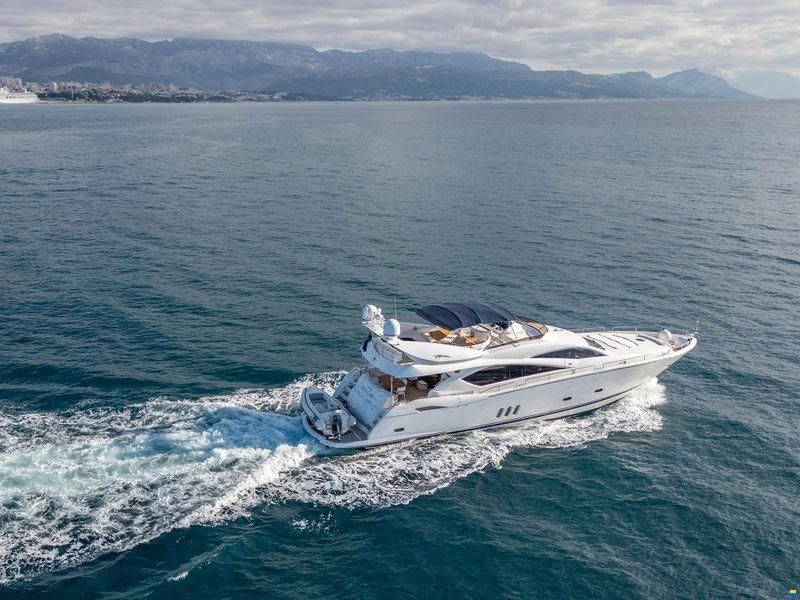 Sunseeker 82 Yacht