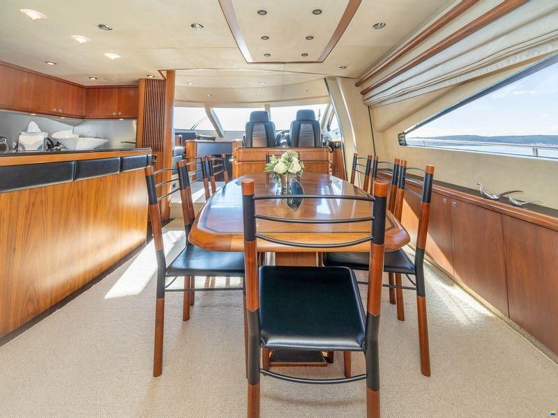 Sunseeker 82 Yacht