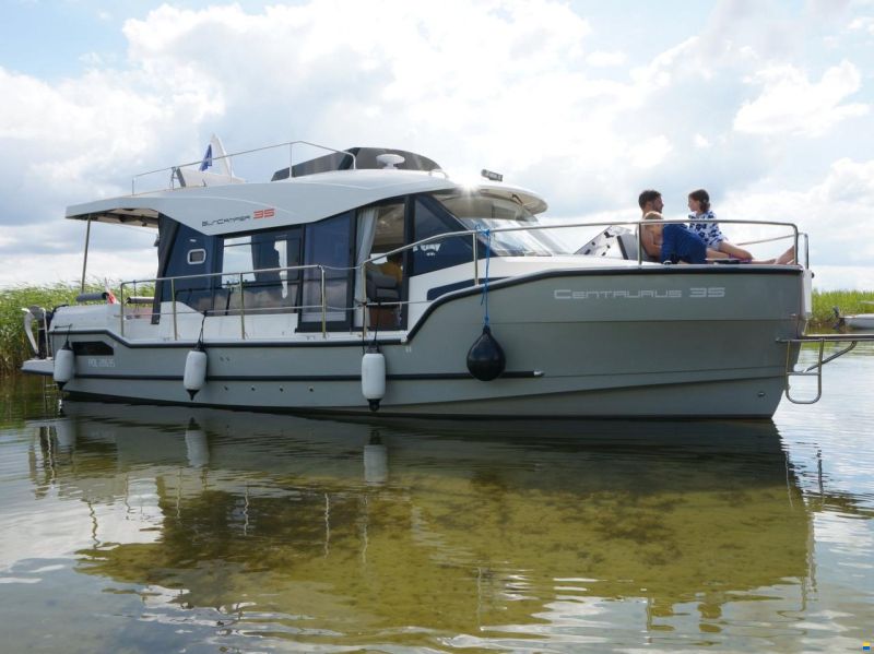 Balt SunCamper 35 Flybridge