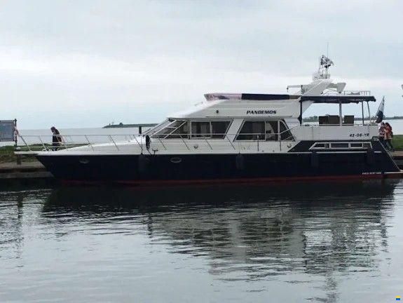 President 585 Sundeck