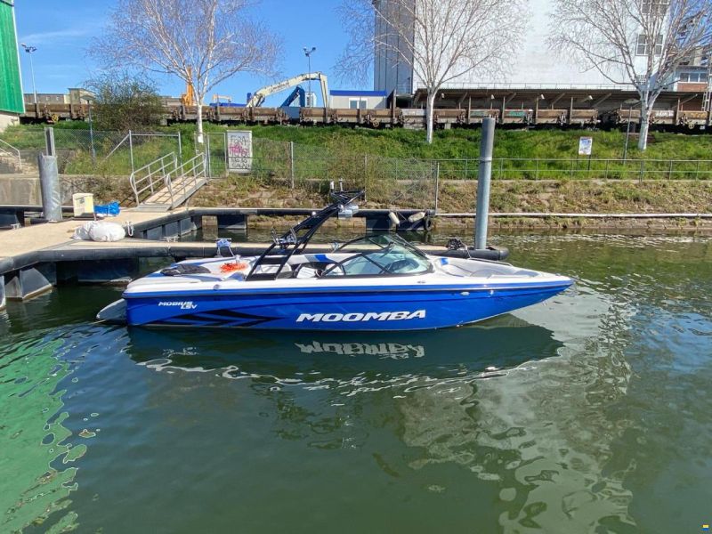 Moomba Mobius LSV