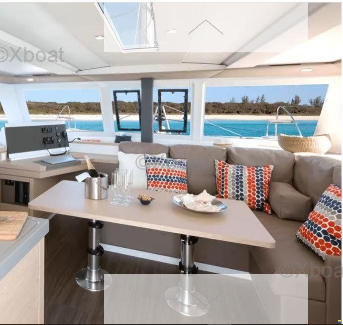 Fountaine Pajot Lucia 40