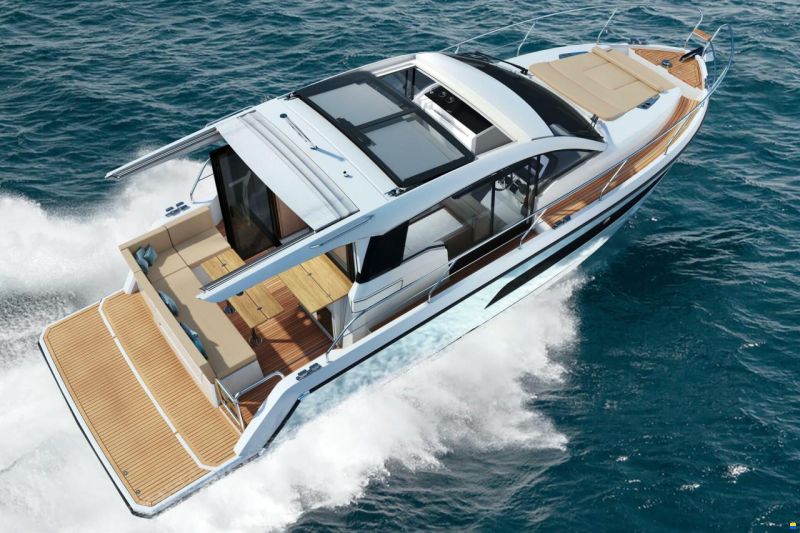 Sealine C335