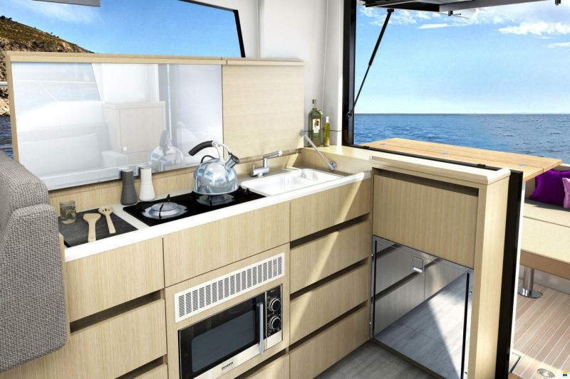 Sealine C335