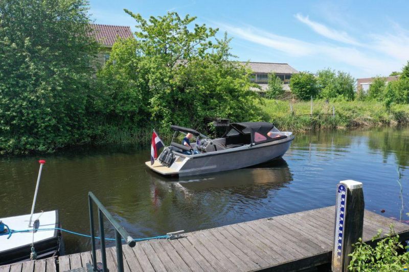 Alumax Bullit 660 inboard (CE-keur)