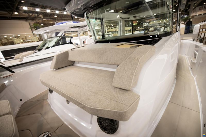 Axopar 29 Cross Cabin