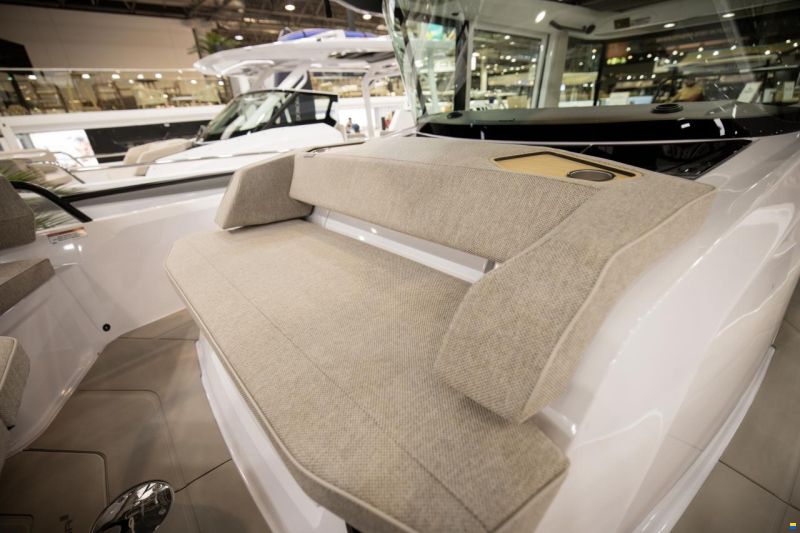 Axopar 29 Cross Cabin