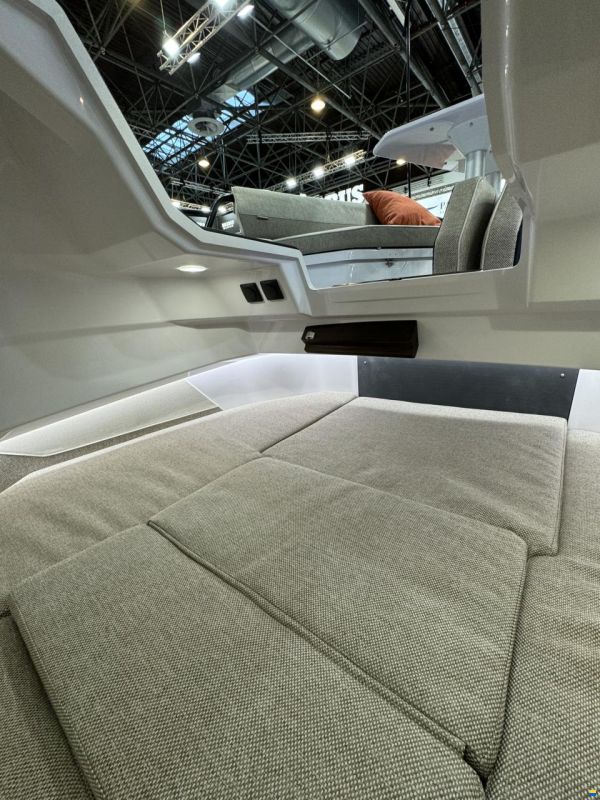 Axopar 29 Cross Cabin