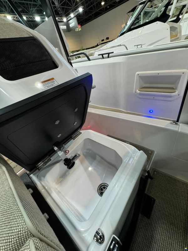 Axopar 29 Cross Cabin