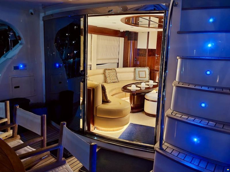 Majesty Yachts Majesty 66 Flybridge