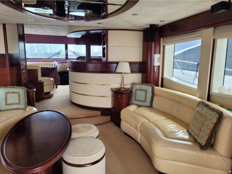 Majesty Yachts Majesty 66 Flybridge