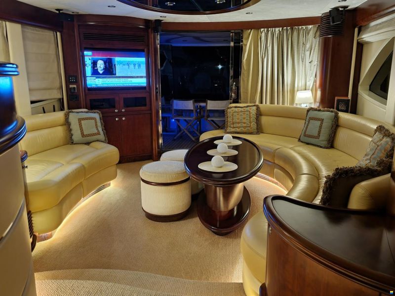 Majesty Yachts Majesty 66 Flybridge