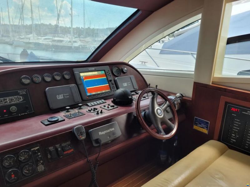 Majesty Yachts Majesty 66 Flybridge