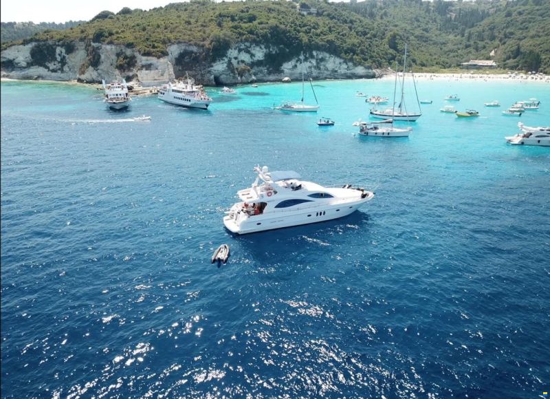 Majesty Yachts Majesty 66 Flybridge